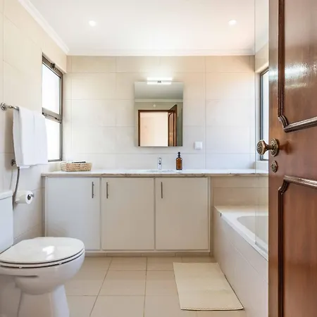 別荘 Sunny Vilamoura Golf With Private Pool *